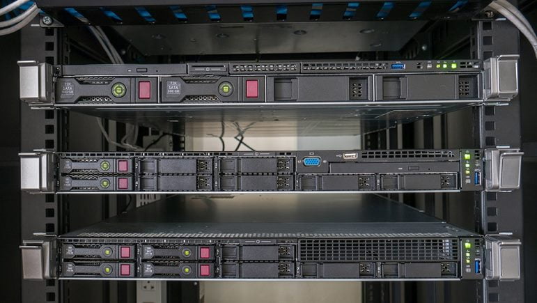 Bạn nên tính toán kỹ kích thước dàn Server Rack cần dùng